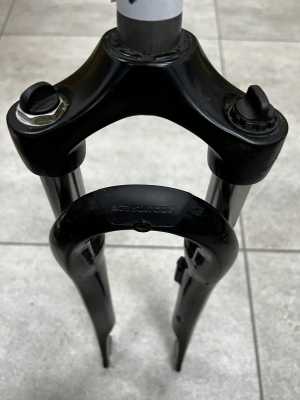 Вилка SR Suntour CR-8R 28" 1/1.8" 80 мм, резьбовой шток, 18см